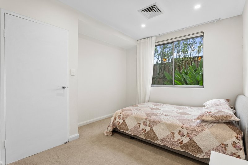 Photo - 4/15 Kooringa Road, Chatswood NSW 2067 - Image 3
