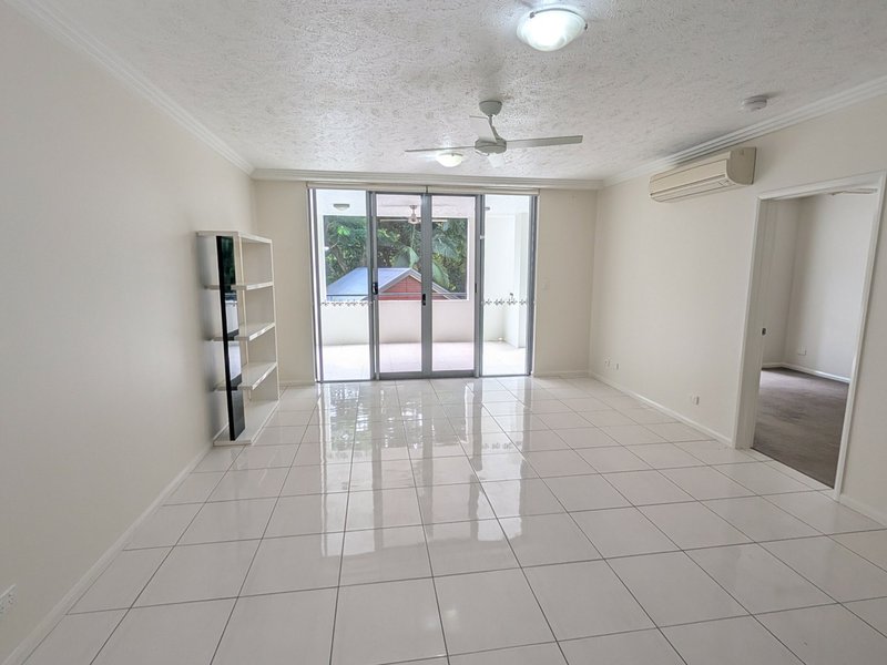 Photo - 4/15 Mclean Street, Cairns North QLD 4870 - Image 5