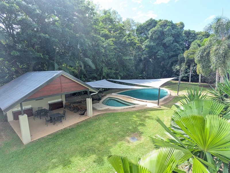 Photo - 4/15 Mclean Street, Cairns North QLD 4870 - Image 11