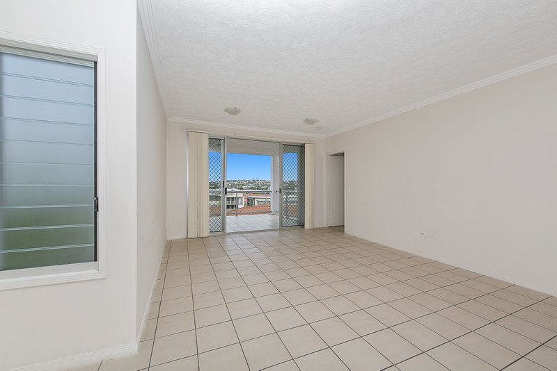 Photo - 4/15 Mcmaster Street, Nundah QLD 4012 - Image 6