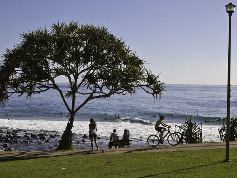 Photo - 4/15 Nathan St , Burleigh Heads QLD 4220 - Image 13