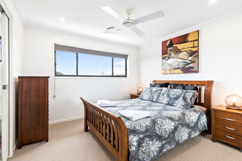 Photo - 4/15 Percy Street, Redcliffe QLD 4020 - Image 6