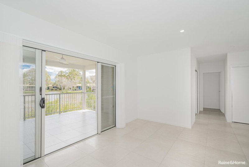 Photo - 4/15 Shell Street, Urangan QLD 4655 - Image 6