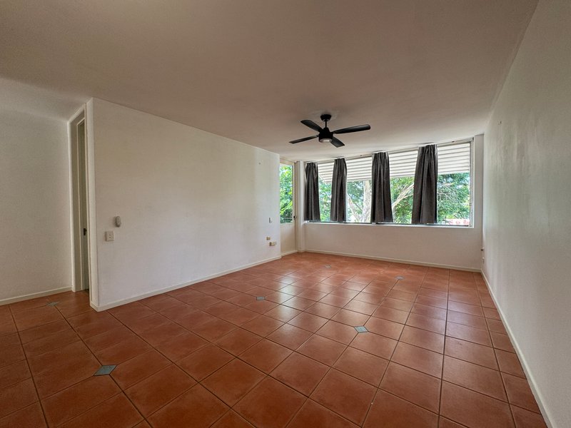 Photo - 4/15 Sir Fred Schonell Drive, St Lucia QLD 4067 - Image 2