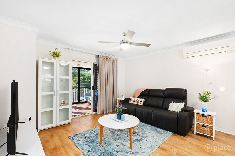 Photo - 4/15 Wellington Street, Coorparoo QLD 4151 - Image 5