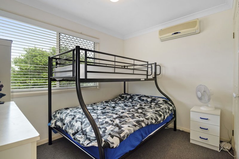 Photo - 4/155 Pine Street, Wynnum QLD 4178 - Image 6