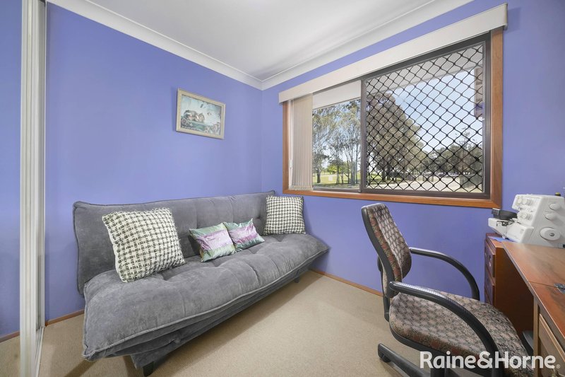 Photo - 4/16 Bensley Road, Macquarie Fields NSW 2564 - Image 3