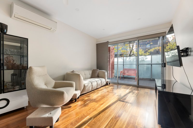 Photo - 4/16 Bullen Street, Doncaster East VIC 3109 - Image 2