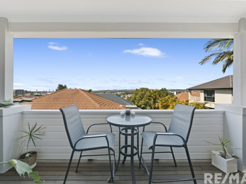 Photo - 4/16 Duxton Drive, Varsity Lakes QLD 4227 - Image 3