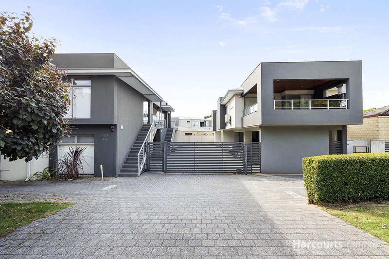 Photo - 4/16 King George Street, Innaloo WA 6018 - Image 2