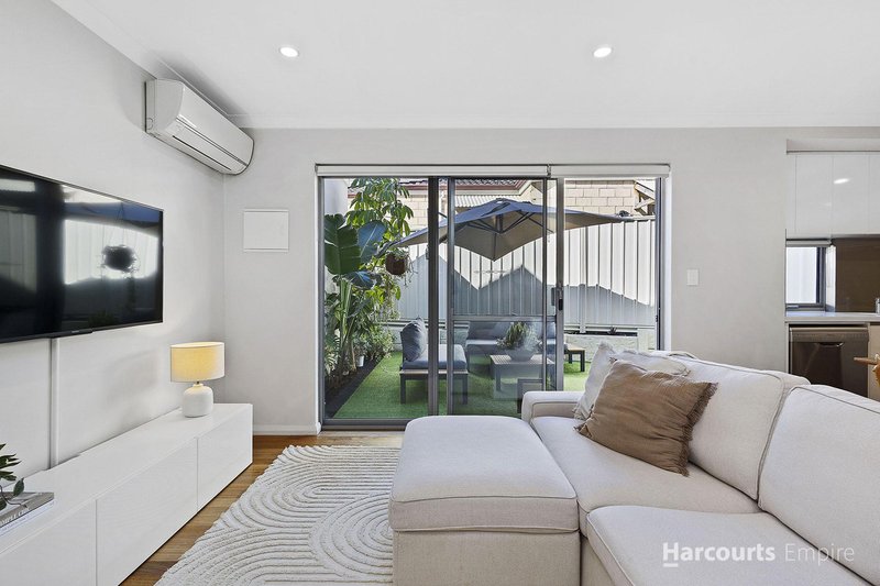Photo - 4/16 King George Street, Innaloo WA 6018 - Image 11