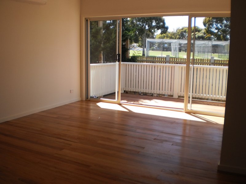 Photo - 4/16 Margaret Street, Oak Park VIC 3046 - Image 4