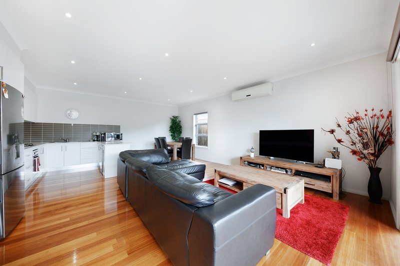 Photo - 4/16 Mccomas Street, Reservoir VIC 3073 - Image 3