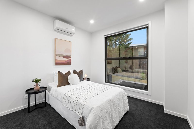 Photo - 4/16 Mccubbin Street, Burwood VIC 3125 - Image 8