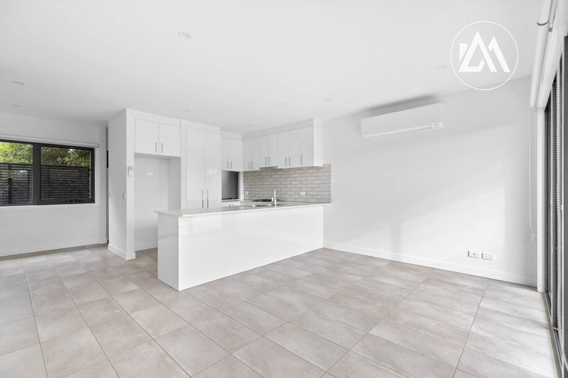 Photo - 4/16 Mereweather Avenue, Frankston VIC 3199 - Image 5