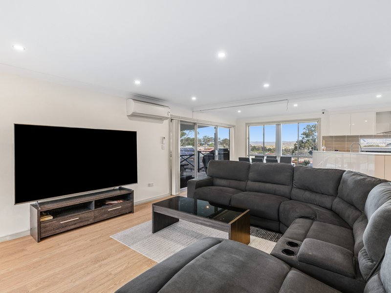 Photo - 4/16 North Road, Wyong NSW 2259 - Image 4