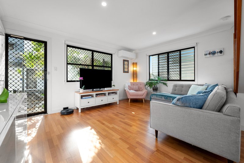 Photo - 4/16 Rogoona Street, Morningside QLD 4170 - Image 4