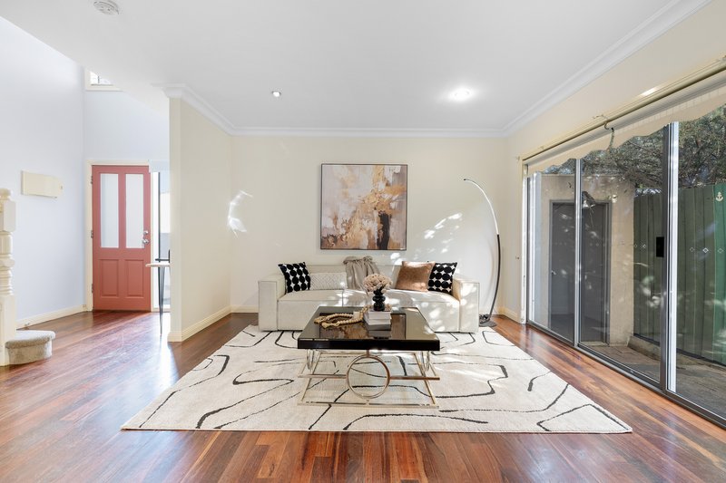 Photo - 4/16 Station Street, Ferntree Gully VIC 3156 - Image 1