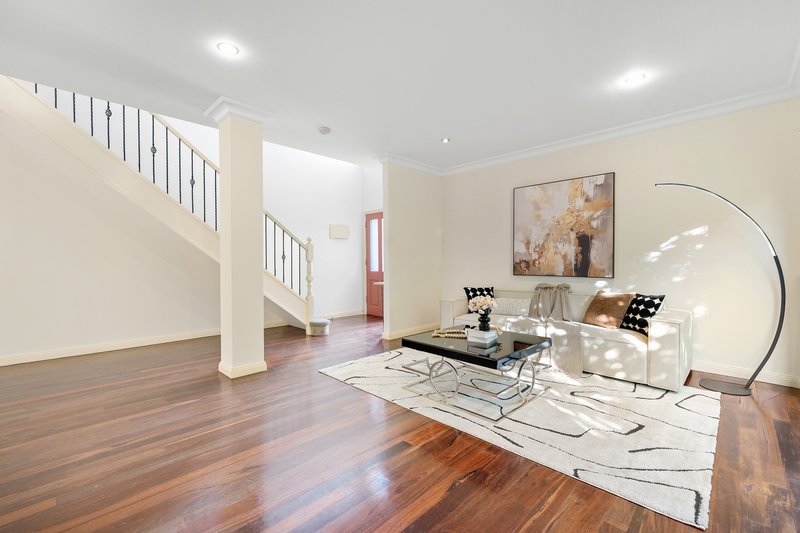 Photo - 4/16 Station Street, Ferntree Gully VIC 3156 - Image 2