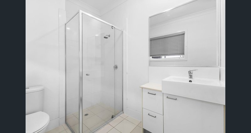 Photo - 4/16 Yeronga Street, Yeronga QLD 4104 - Image 5