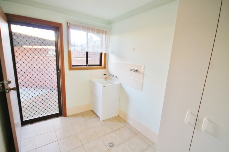 Photo - 4/161 Nasmyth Street, Young NSW 2594 - Image 9