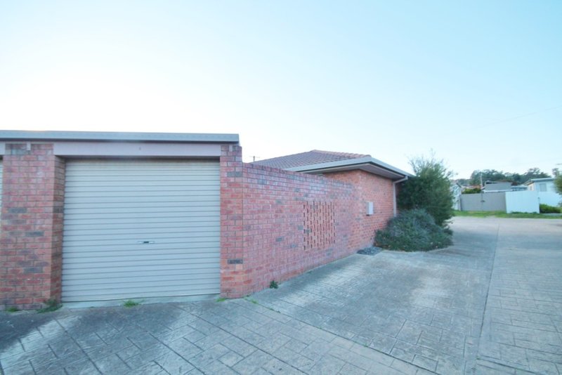 Photo - 4/161 Nasmyth Street, Young NSW 2594 - Image 11