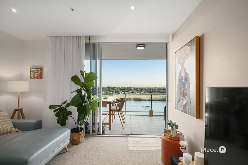 Photo - 4163/37c Harbour Road, Hamilton QLD 4007 - Image 6