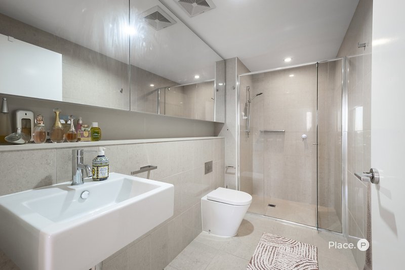 Photo - 4163/37c Harbour Road, Hamilton QLD 4007 - Image 12