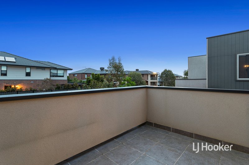 Photo - 41/64 Escapade Boulevard, Craigieburn VIC 3064 - Image 8