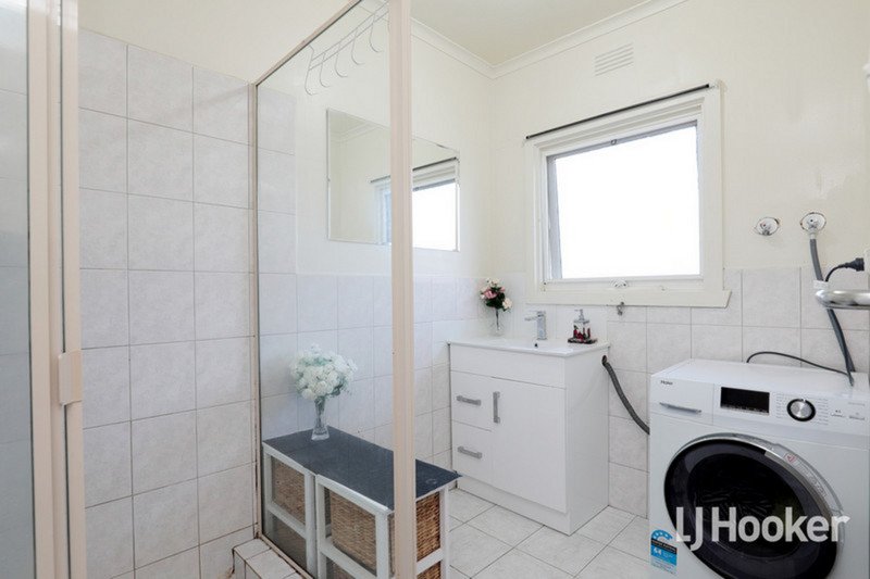 Photo - 4/168 Mason Street, Newport VIC 3015 - Image 6