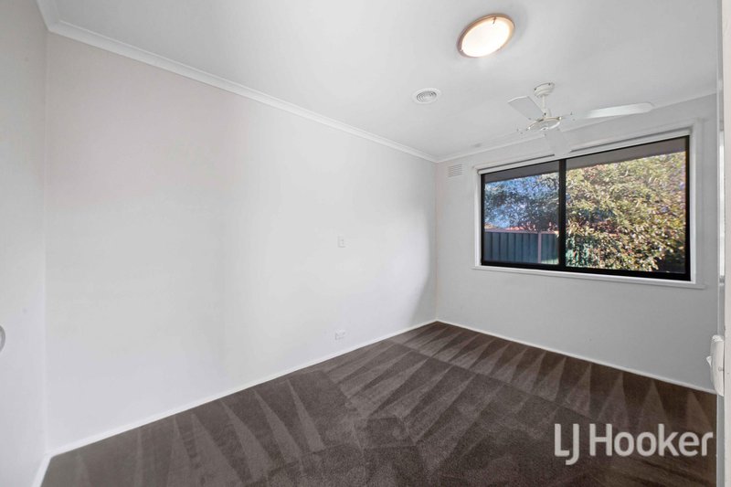 Photo - 4/17-21 Westmelton Drive, Melton West VIC 3337 - Image 8