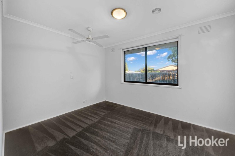 Photo - 4/17-21 Westmelton Drive, Melton West VIC 3337 - Image 9