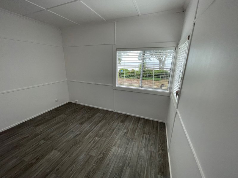 Photo - 4/17 Biggs Avenue, Beachmere QLD 4510 - Image 6