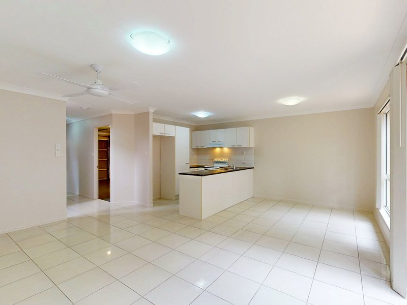 Photo - 4/17 Butcher Avenue, Lawnton QLD 4501 - Image 3