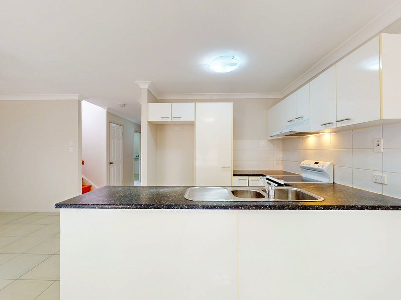 Photo - 4/17 Butcher Avenue, Lawnton QLD 4501 - Image 4