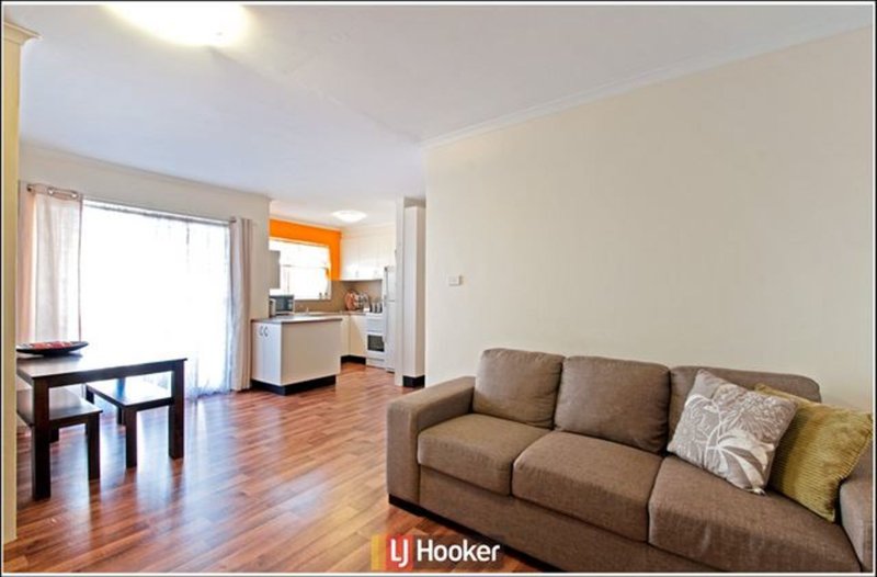 Photo - 4/17 Carinya Street, Queanbeyan NSW 2620 - Image 2