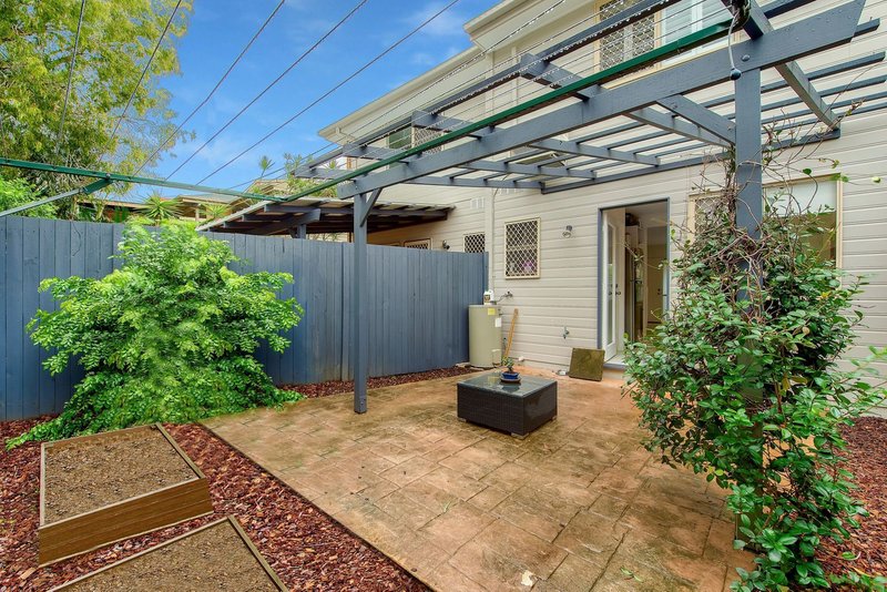 Photo - 4/17 Hants Street, Hamilton QLD 4007 - Image 11