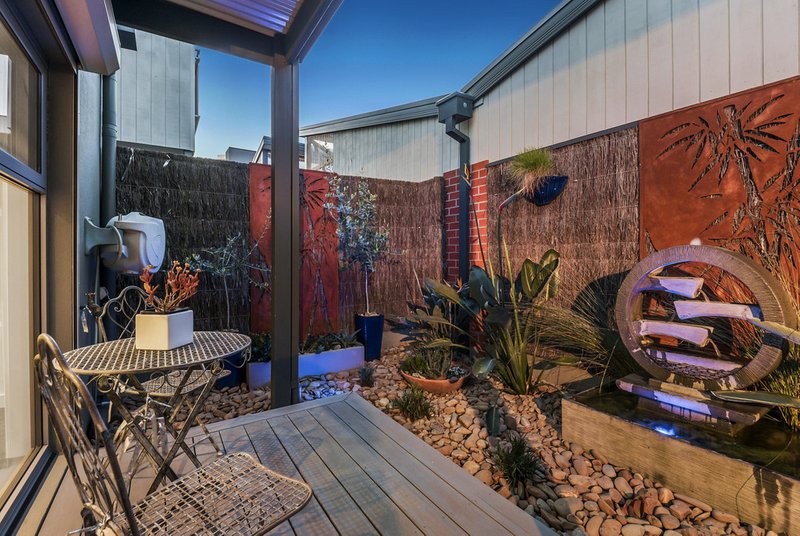 Photo - 417 Hume Drive, Caroline Springs VIC 3023 - Image 16