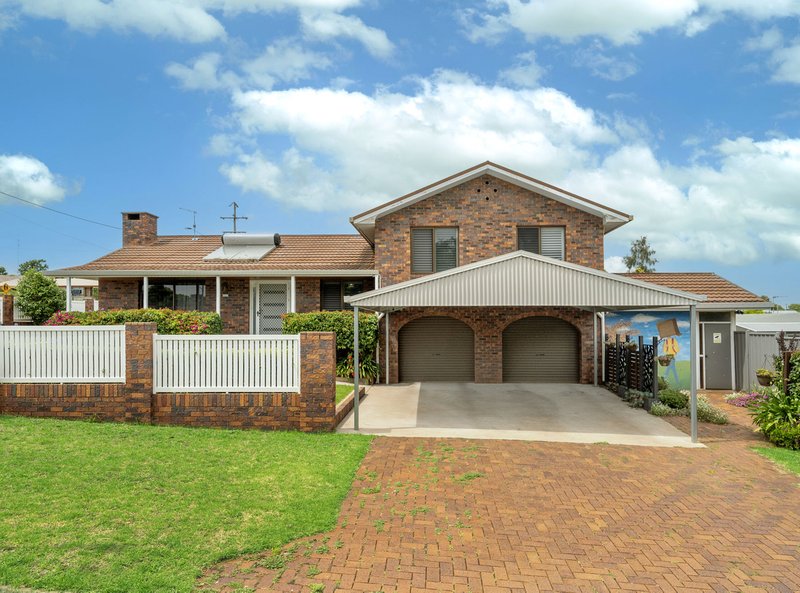 Photo - 417 Hume Street, Kearneys Spring QLD 4350 - Image 2