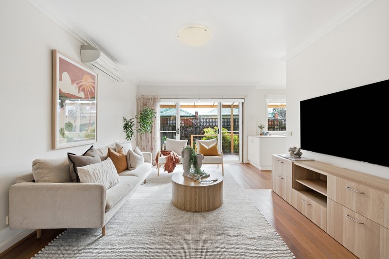 Photo - 4/17 Mullum Mullum Road, Ringwood VIC 3134 - Image 2