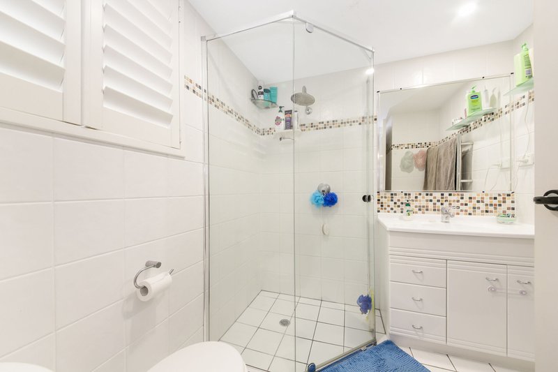 Photo - 4/17 Rialto St , Coorparoo QLD 4151 - Image 3