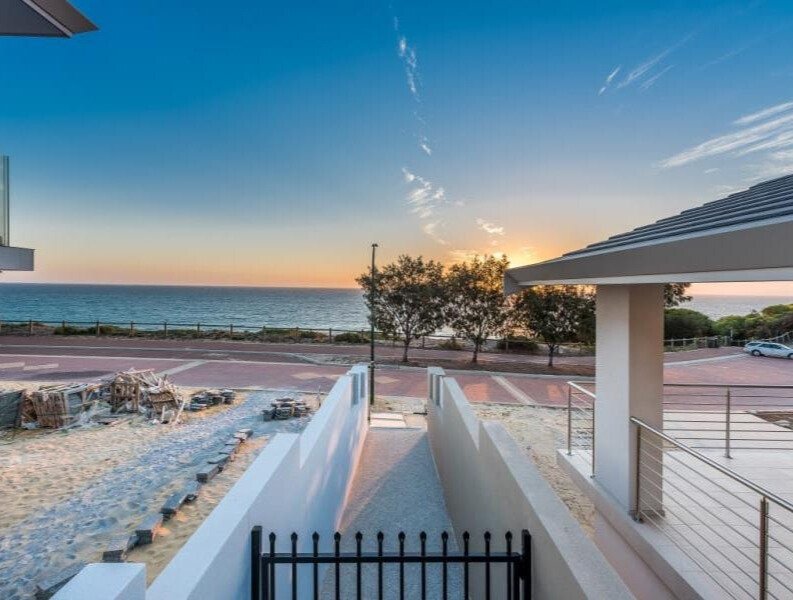 Photo - 4/17 Royal James Court, Quinns Rocks WA 6030 - Image 5