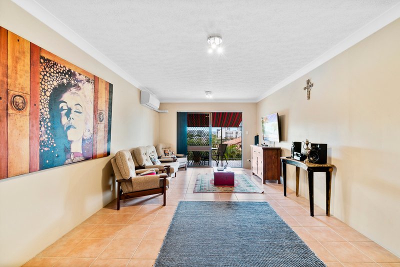 Photo - 4/17 Rutledge Street, Coolangatta QLD 4225 - Image 5