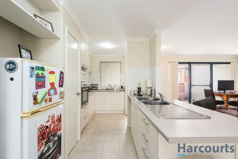 Photo - 4/17 Sinclair Street, Armadale WA 6112 - Image 3