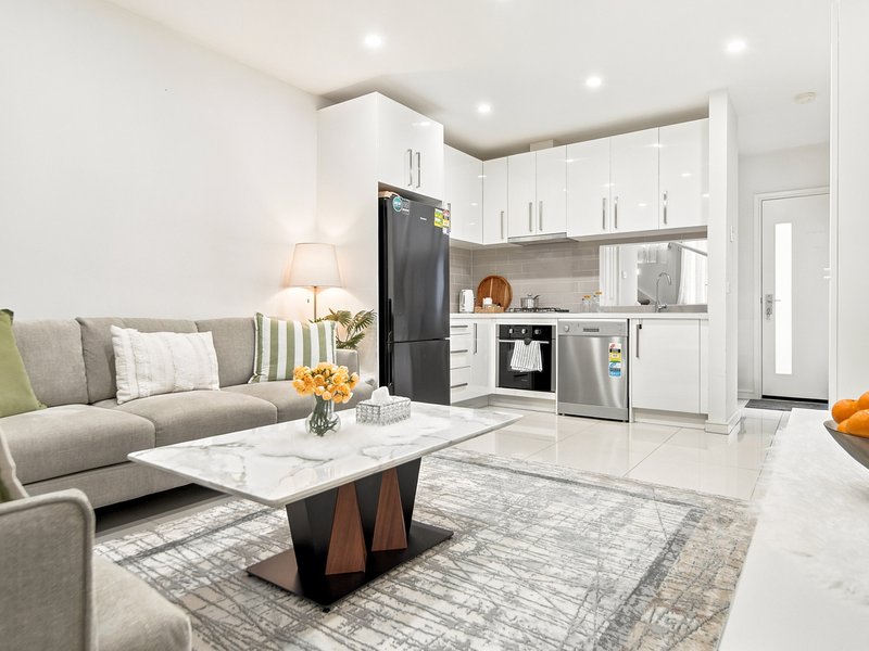 Photo - 4/17 Stuart Street, Noble Park VIC 3174 - Image 4