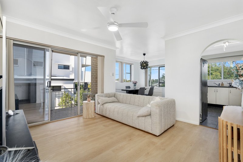 Photo - 4/17 View Street, Chermside QLD 4032 - Image 1