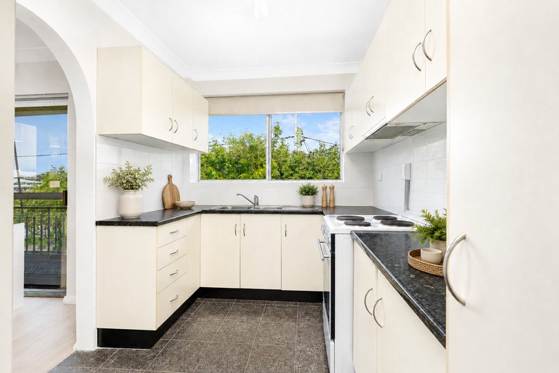Photo - 4/17 View Street, Chermside QLD 4032 - Image 5