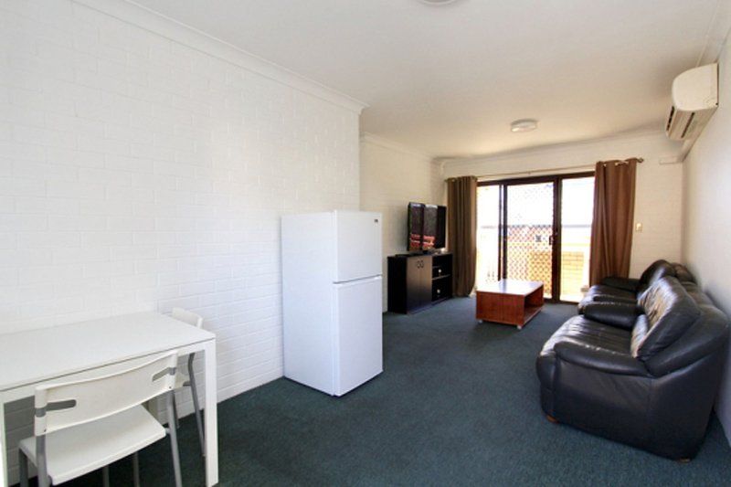 Photo - 4/17 York Street, Indooroopilly QLD 4068 - Image 7