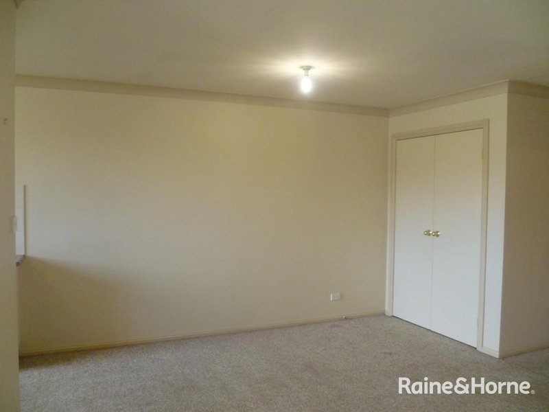 Photo - 4/170 Mclachlan Street, Orange NSW 2800 - Image 5