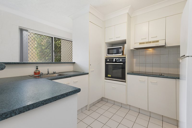 Photo - 4/18-20 Garrick Street, Coolangatta QLD 4225 - Image 3